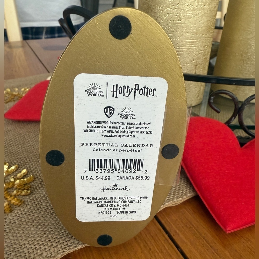 Harry Potter™ Quidditch™ Pitch Perpetual Calendar for Office/Home. NEW - Picture 10 of 13